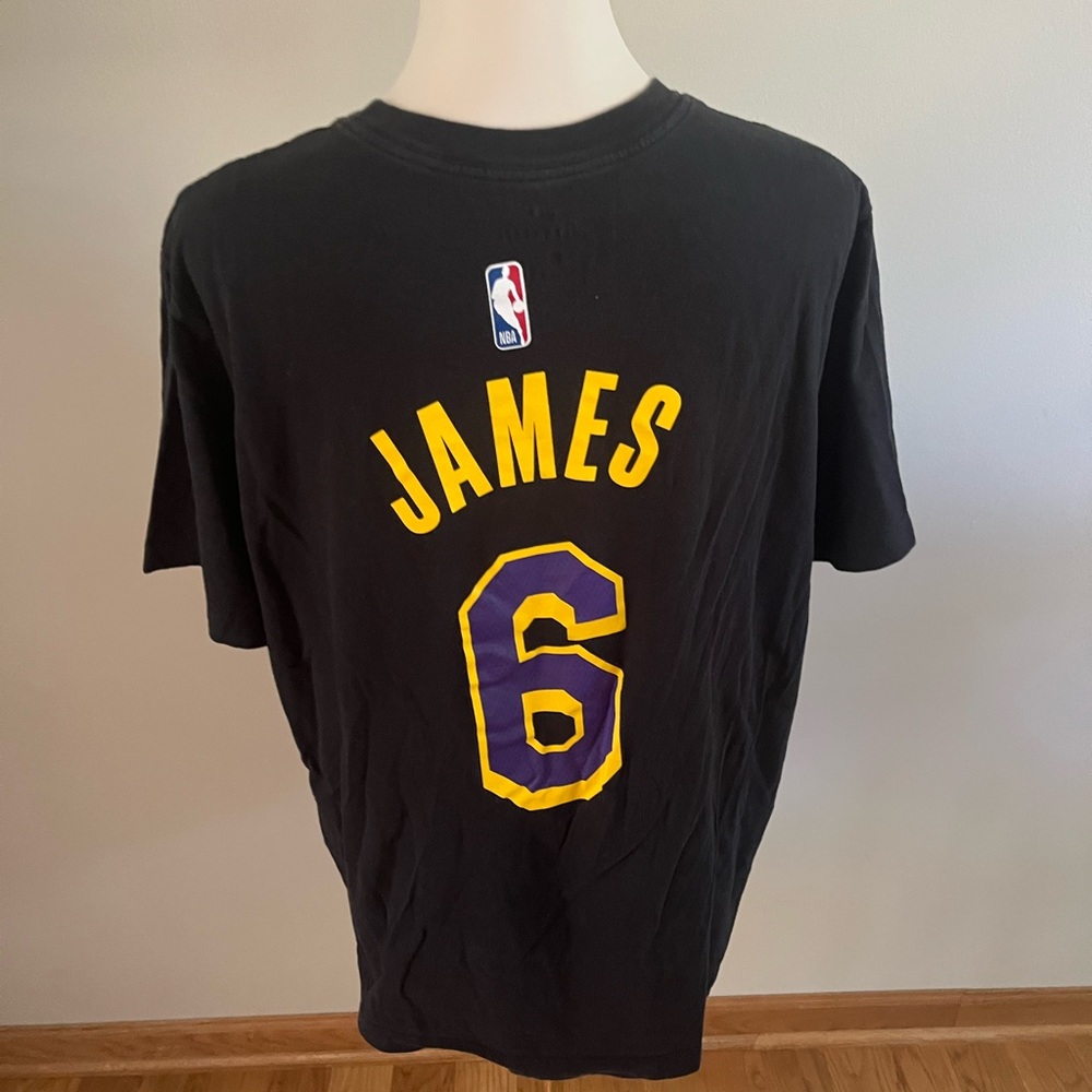 LeBron James Los Angeles Lakers Nike Earned Edition Name & Number T-Shirt -large - Picture 2 of 3